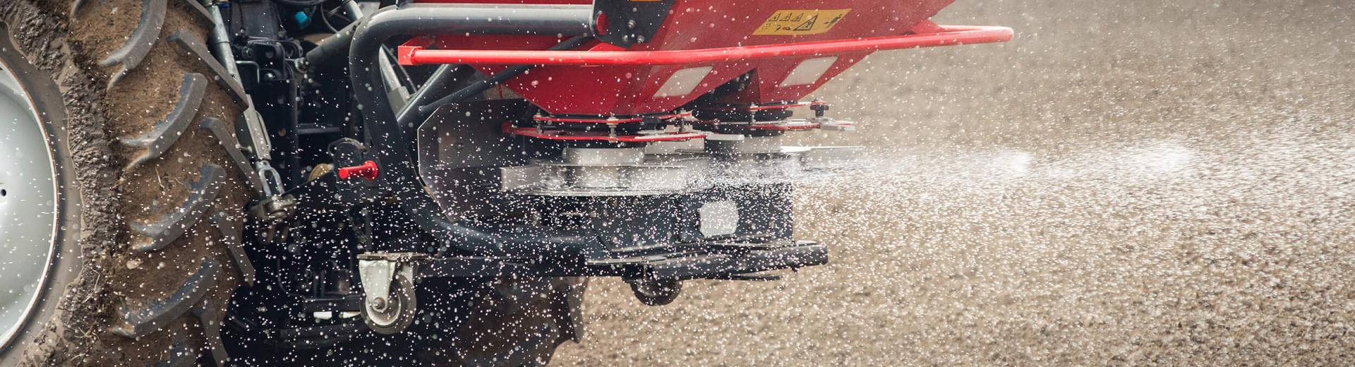 Landmaschinen und Anbaugeräte