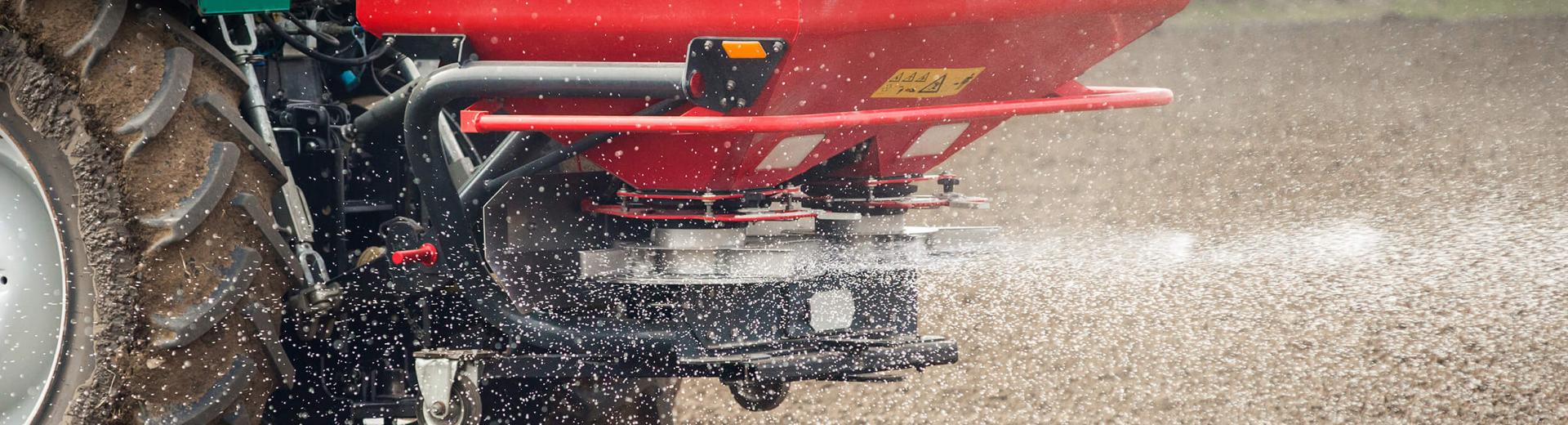 Landmaschinen und Anbaugeräte