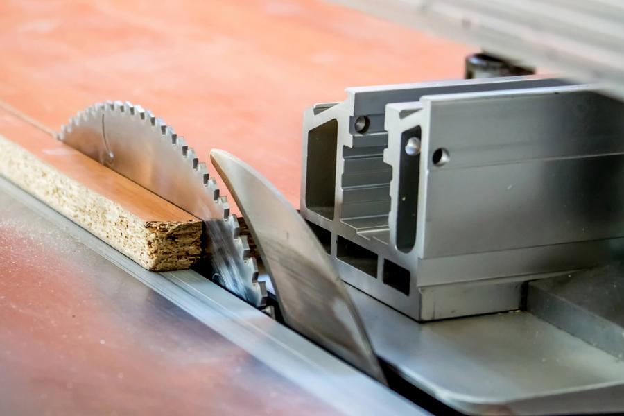 Holzbearbeitungsmaschinen 